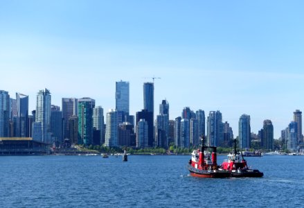 Skyline with tugboat - Vancouver, Canada - DSC09337