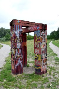 Skulptur im Seelgrabenpark (Berlin-Marzahn) 8v16