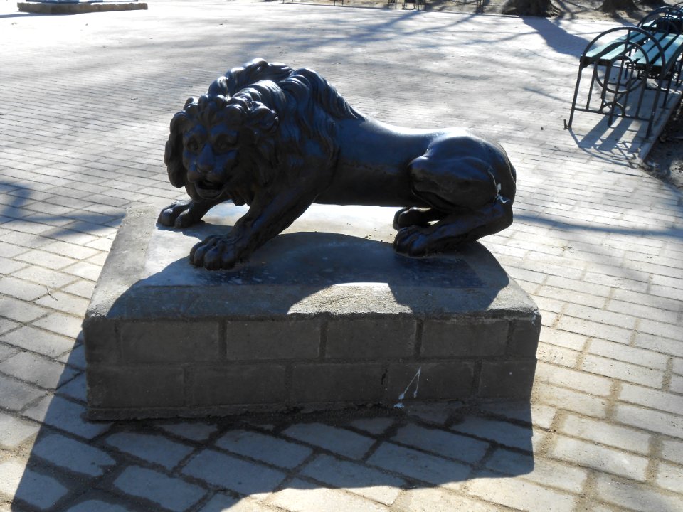 Smolensk Sculpture of Deer - Lions - 04