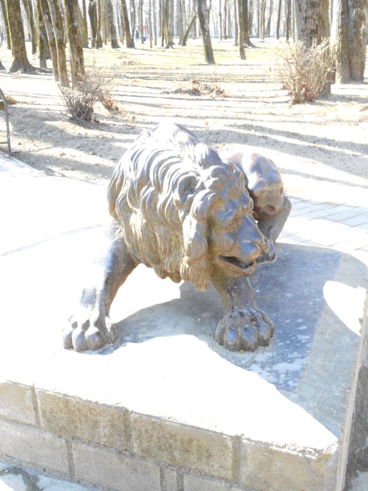 Smolensk Sculpture of Deer - Lions - 06
