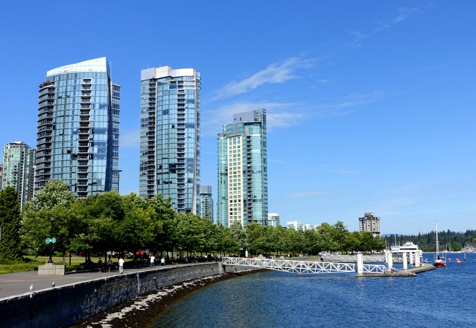 Skyline with seawall - Vancouver, Canada - DSC09329