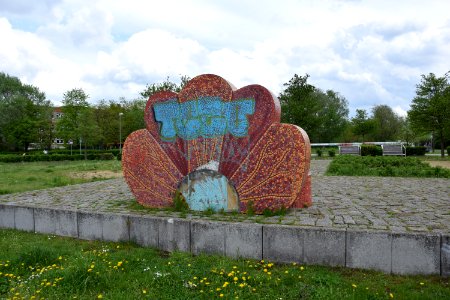 Skulptur im Seelgrabenpark (Berlin-Marzahn) 3v4