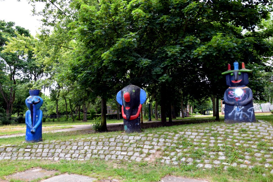 Skulpturen Borkheider Straße (Berlin-Marzahn) 9v12