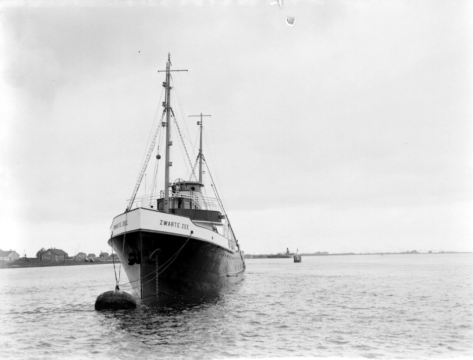 Sleepboot Zwarte Zee, waarschijnlijk op het Noordzeekanaal, Bestanddeelnr 189-0851