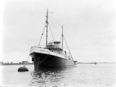 Sleepboot Zwarte Zee, waarschijnlijk op het Noordzeekanaal, Bestanddeelnr 189-0850
