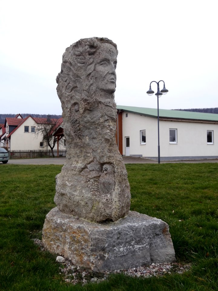 Skulptur in Kleinbartloff 2