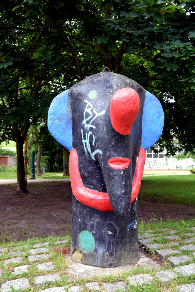 Skulpturen Borkheider Straße (Berlin-Marzahn) 6v12