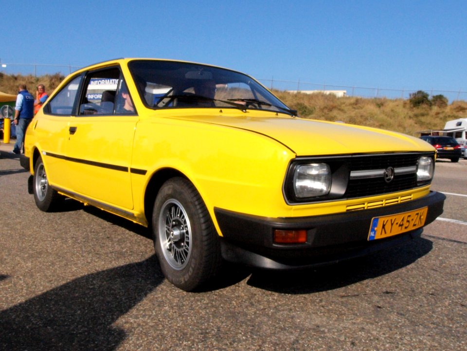 Skoda Rapid Coupe dutch licence registration KY-45-ZK pic1