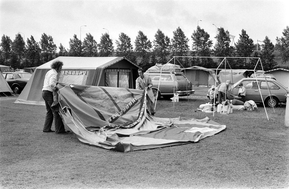 Slecht weer camping in Amsterdam, Bestanddeelnr 929-8051