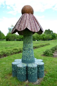 Skulptur Echinacea von Christine Gersch im Seelgrabenpark (Berlin-Marzahn) 1v2