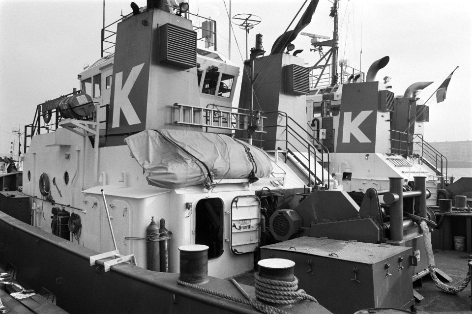 Sleepboten van de nieuwe sleepdienst Kooren in Rotterdamse haven, Bestanddeelnr 934-1773