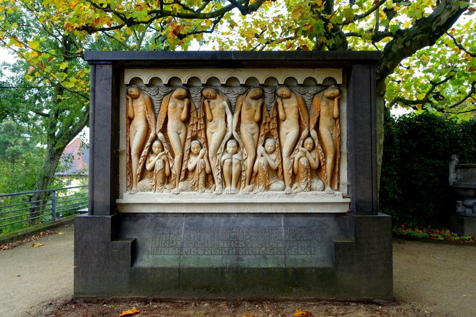 Sleep - Platanenhain - Mathildenhöhe - Darmstadt, Germany - DSC01600