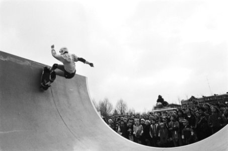 Skateboard manifestatie (Amsterdam) x-skating, Bestanddeelnr 930-0499