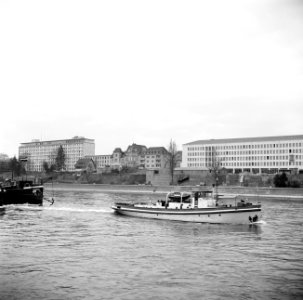 Sleep van de Ruhrort 40 voor vermoedelijk parlementsgebouwen bij Bonn, Bestanddeelnr 254-1042