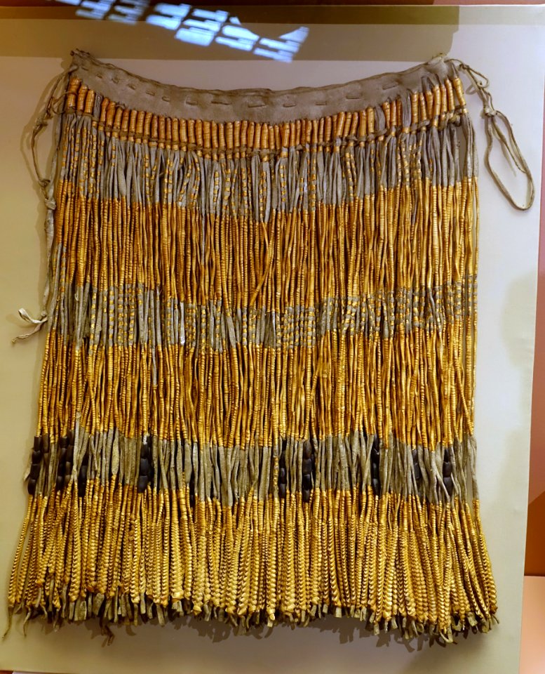 Skirt, Yurok, North Coastal California, collected before 1904 - Native American collection - Peabody Museum, Harvard University - DSC05911