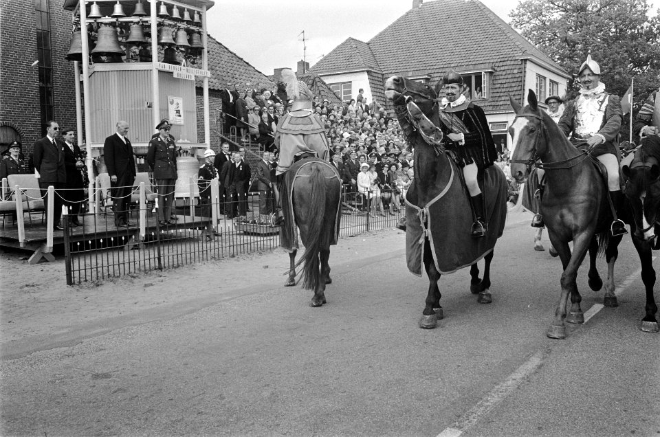 Slag bij Heiligerlee herdacht. Een historisch defilé trekt door Heiligerlee, Bestanddeelnr 921-3823