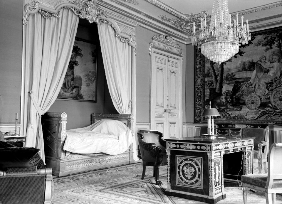 Slaapkamer in een paleis (Elysée in Parijs), Bestanddeelnr 254-2666