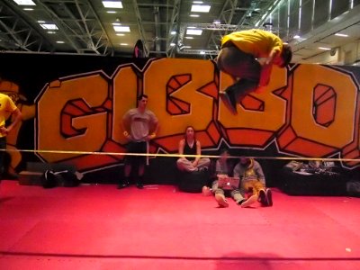 Slacklining at ISPO 2014 Munich (06)