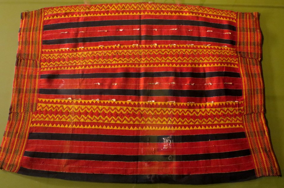 Skirt from northern Luzon, Honolulu Museum of Art 8363.1