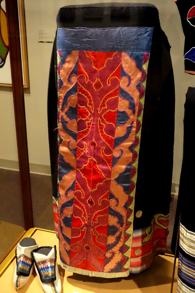 Skirt, Mesquakie, early 1900s, wool, ribbon, glass beads, sequins - Glenbow Museum - DSC00890