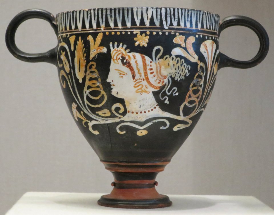 Skyphos, Apulia, Gnathia ware, California Palace of the Legion of Honor