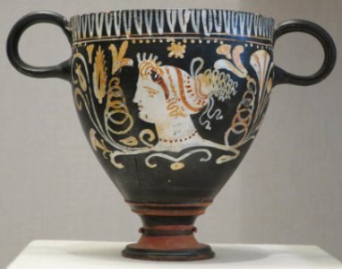 Skyphos, Apulia, Gnathia ware, California Palace of the Legion of Honor