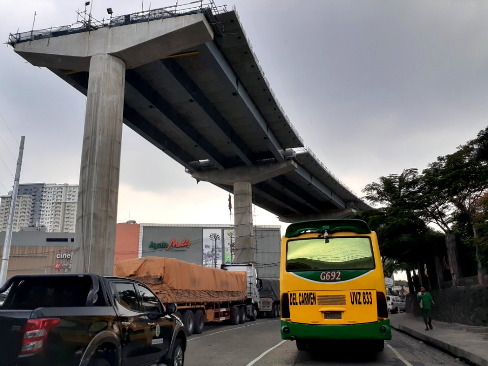 Skyway Stage 3 on Bonifacio Avenue 20200131jwilz