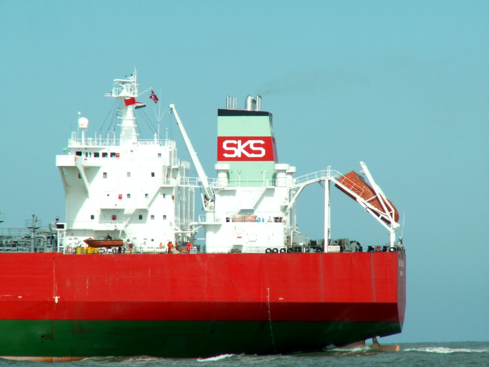 SKS Tugela - IMO 9133460 - Callsign LACN5 - p2 leaving Port of Rotterdam, Holland 08-Apr-2006