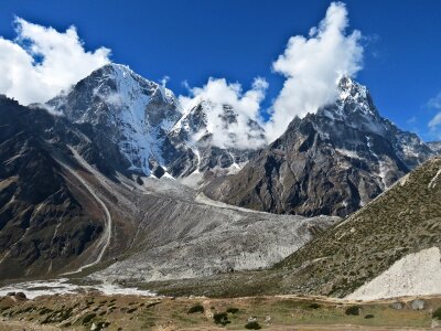 Mountaineering snow asia photo