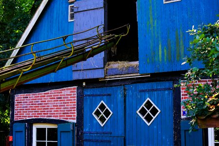 Old house building still life photo