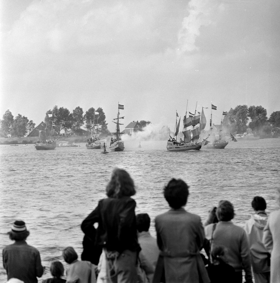 Slag op de Zuiderzee ivm herdenking Slag op Zuiderzee in 1573, Slag op de Zui, Bestanddeelnr 926-5614