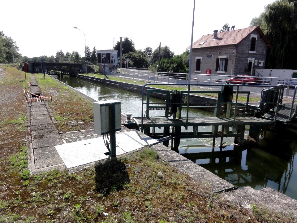 Sissy (Aisne) Canal de la Sambre à l'Oise, écluse 28