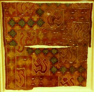 Slit woven panel fragment with seated monkey figures in squares, Peru, Chimu, north coast, c. 1300 AD, cotton and alpaca wool - Krannert Art Museum, UIUC - DSC06424