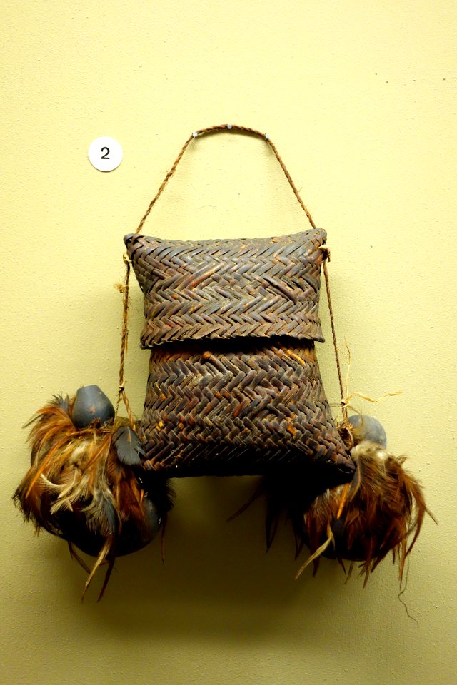 Small bag, basketry - Lunda-Chokwe - Royal Museum for Central Africa - DSC05877
