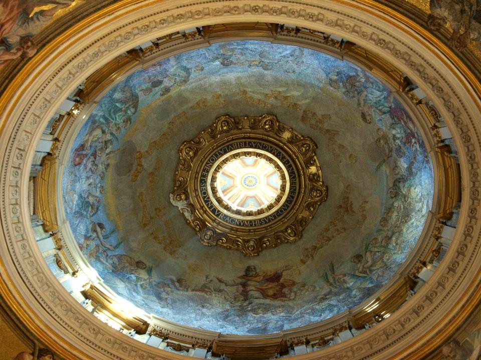 Small dome of Saint Peter's Basilica photo-005