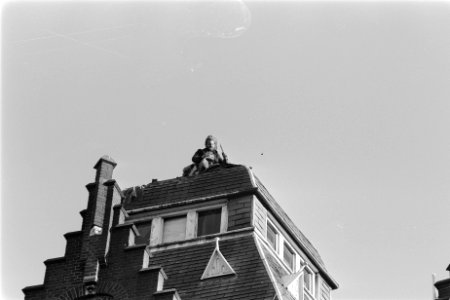 Sloop Grote Wetering begonnen, dak van Grote Wetering, Bestanddeelnr 931-1876