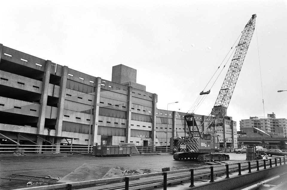 Sloop van de garage Geldershoofd in de Bijlmermeer, Bestanddeelnr 933-4563