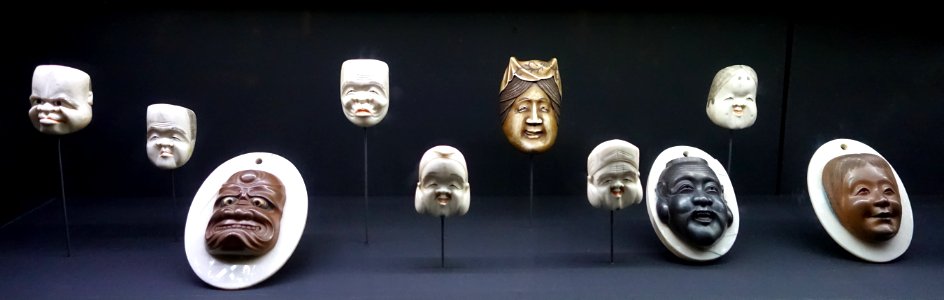 Small faces - Museu do Oriente - Lisbon, Portugal - DSC06927
