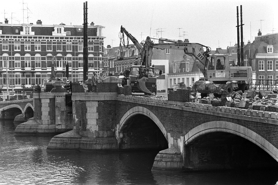 Sloop Nieuwe Amstelbrug in Amsterdam, Bestanddeelnr 932-8933