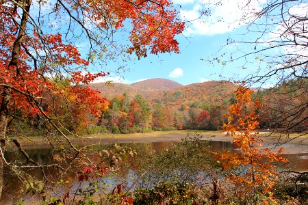 Slaughter Mountain viewed from Lake Winfield Scott Oct 2016 3