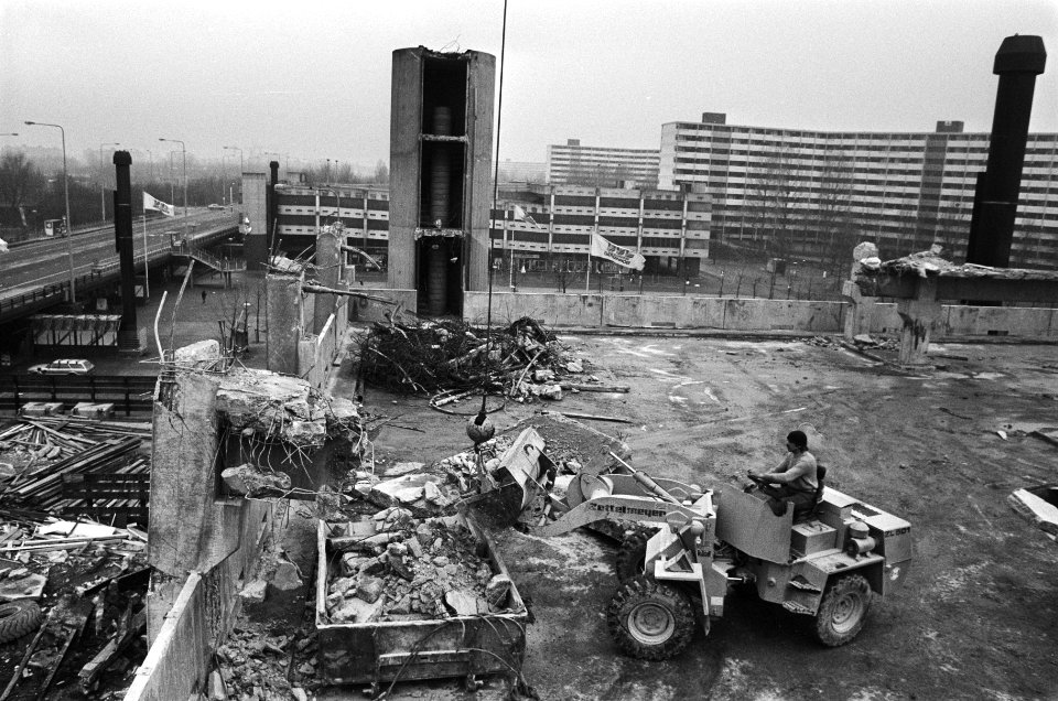 Sloop garage in Amsterdamse Bijlmer, Bestanddeelnr 933-5995