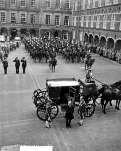 Sluiting zitting Staten Generaal aankomst minister Van Oven, Bestanddeelnr 908-0019