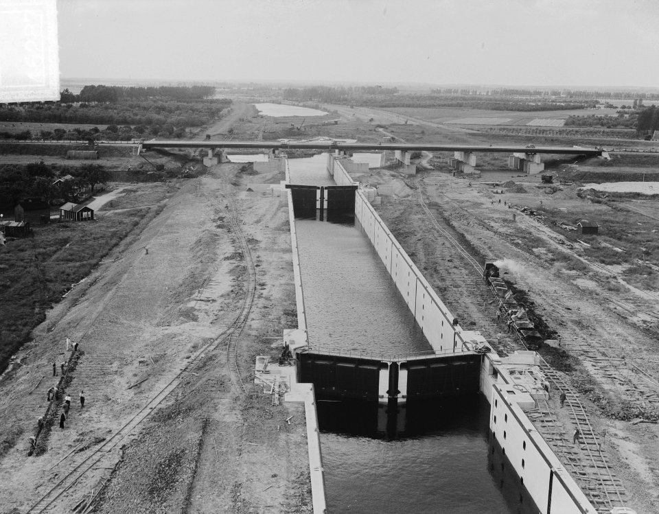 Sluiswerken Tiel overzicht sluis, Bestanddeelnr 904-6287