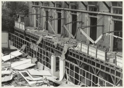 Sloop van het Diaconessenhuis aan de Hazepaterslaan om plaats te maken voor nieuwbouw. NL-HlmNHA 54013174