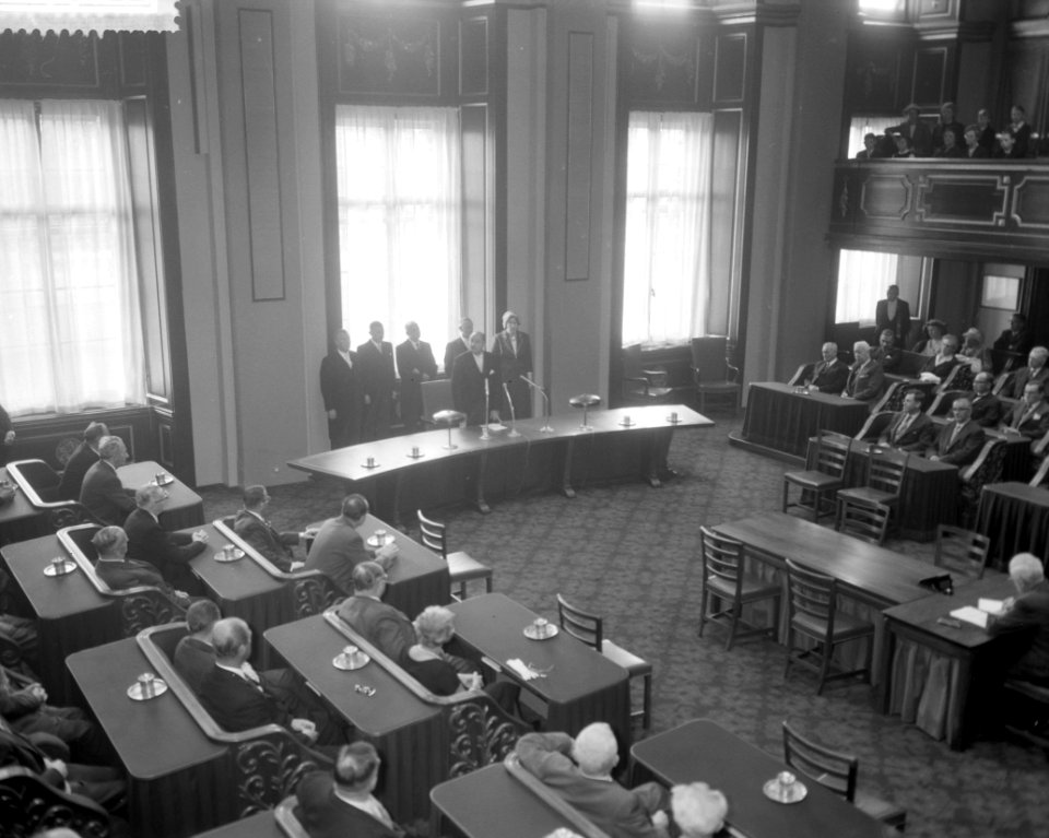 Sluiting der Staten Generaal door minister mr E H Toxopeus, Bestanddeelnr 911-5921