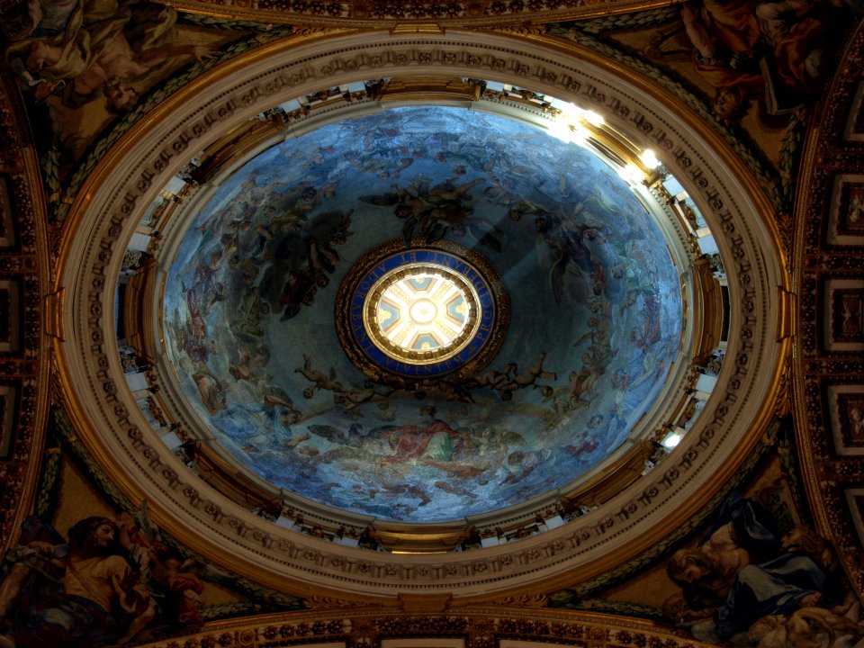 Small dome of Saint Peter's Basilica photo-007