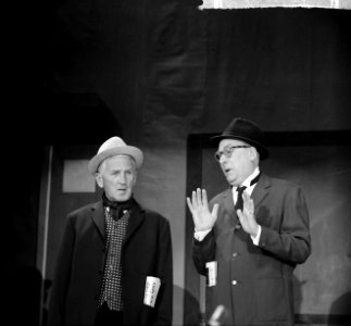 Sleeswijkrevue, Willy Walden en Piet Muyselaar in scene, Bestanddeelnr 916-8658