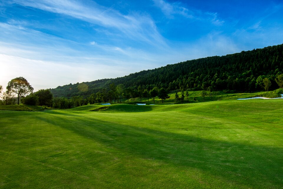 Golf blue sky white cloud