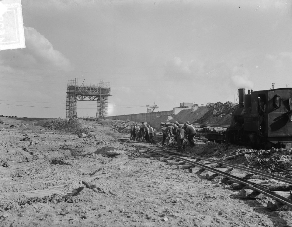 Sluiswerken Tiel overzicht sluis, Bestanddeelnr 904-6288