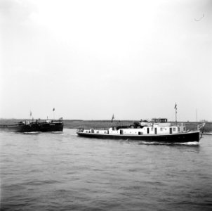 Sleper Damco 20 met rechtsachter Damco 102, Bestanddeelnr 254-1679
